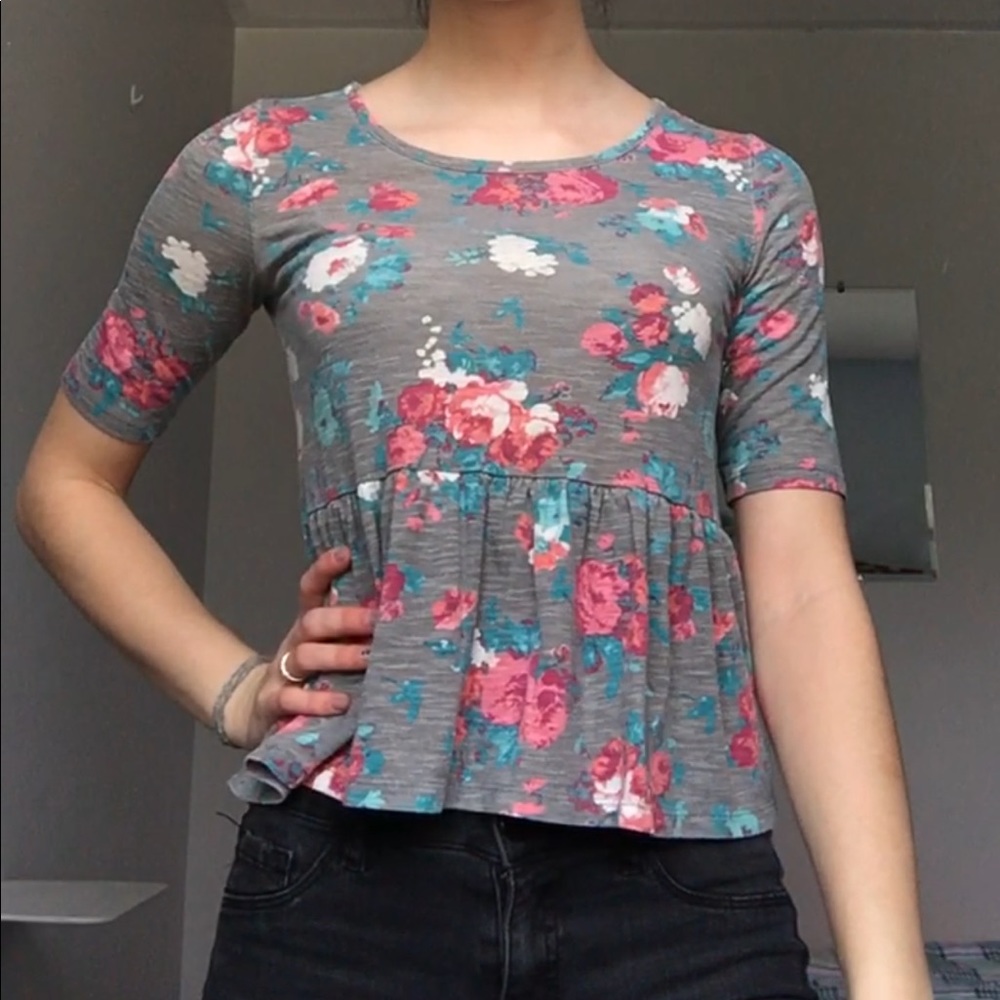 Mid length sleeve grey floral shirt